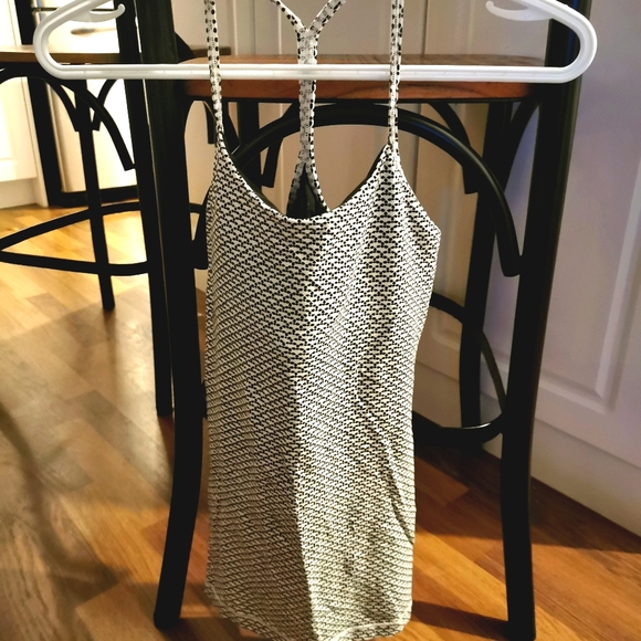 Lululemon tank - Picture 1 of 2